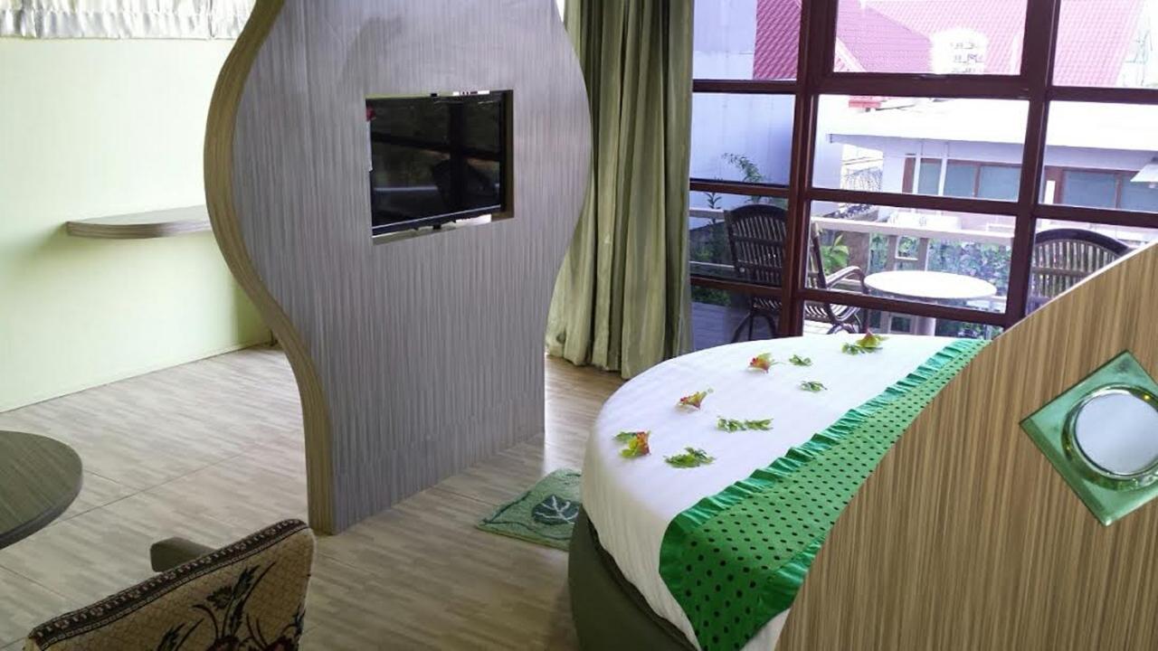 Hilltop Gem Hotel Pyin Oo Lwin Room photo